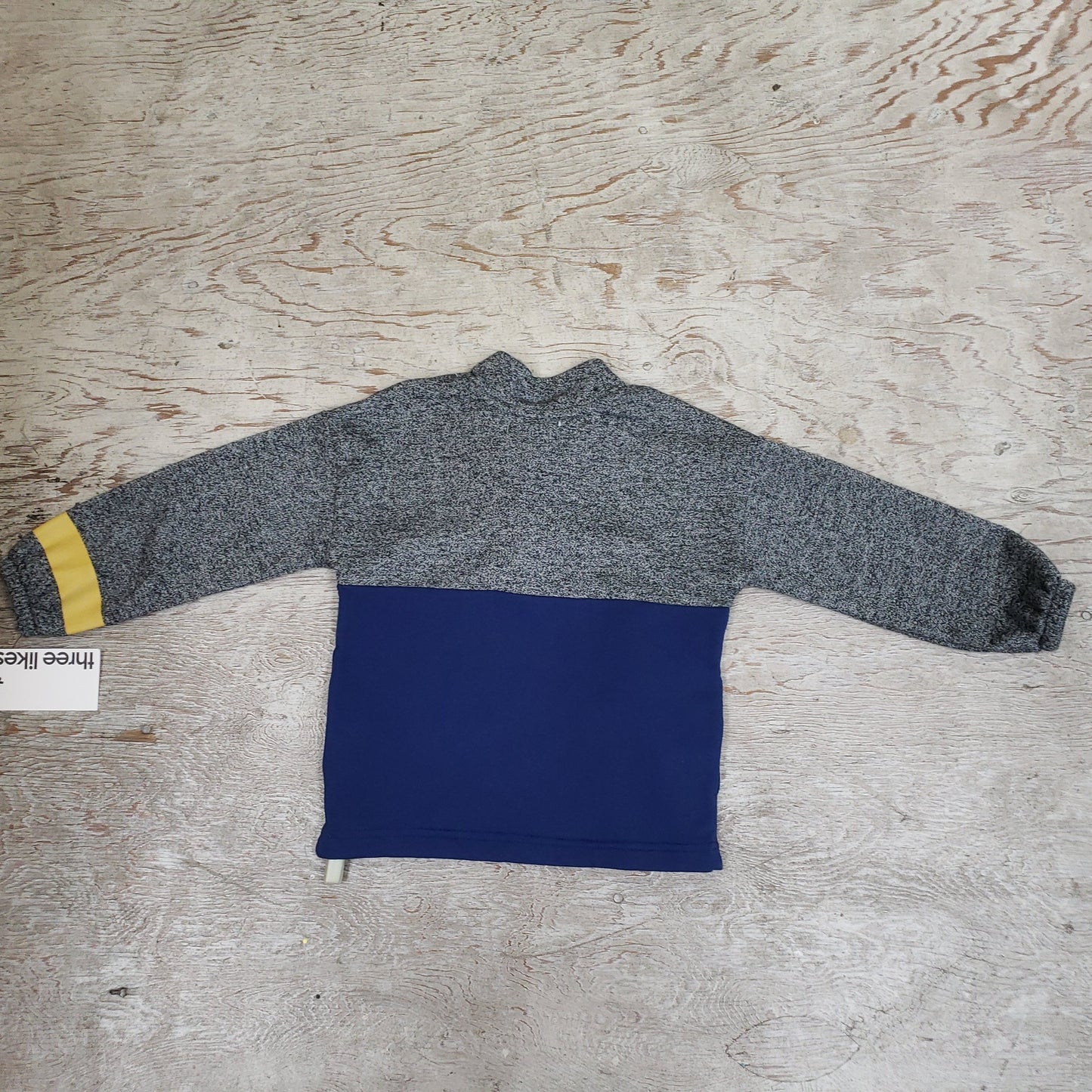 Color blocked sweatshirt